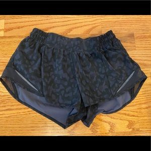 Lululemon Hotty Hot Short